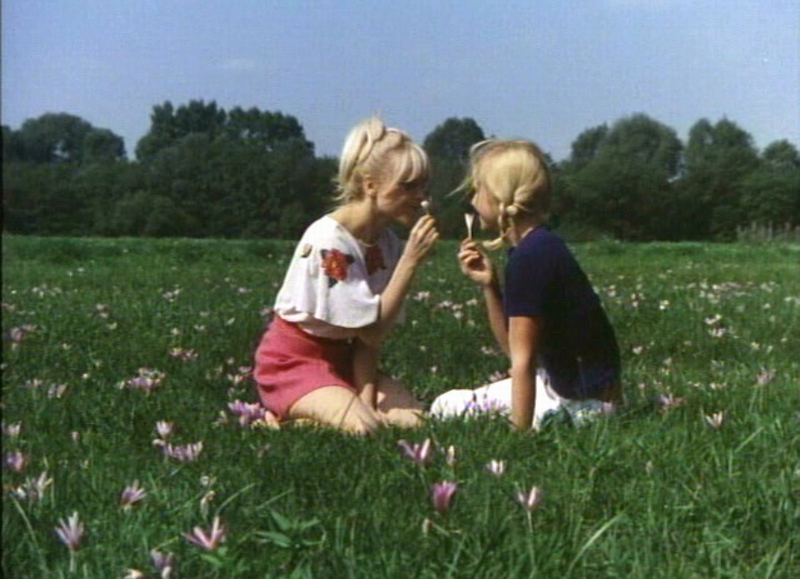 少女遇阿姨剧照的剧照