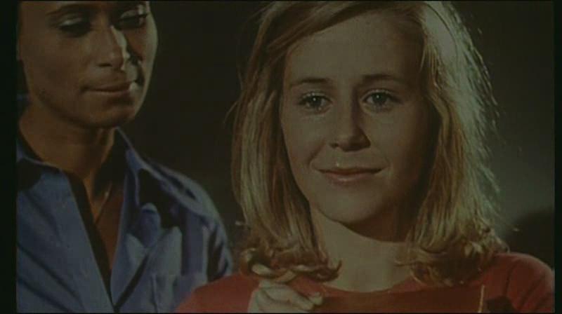 少女遇阿姨剧照的剧照