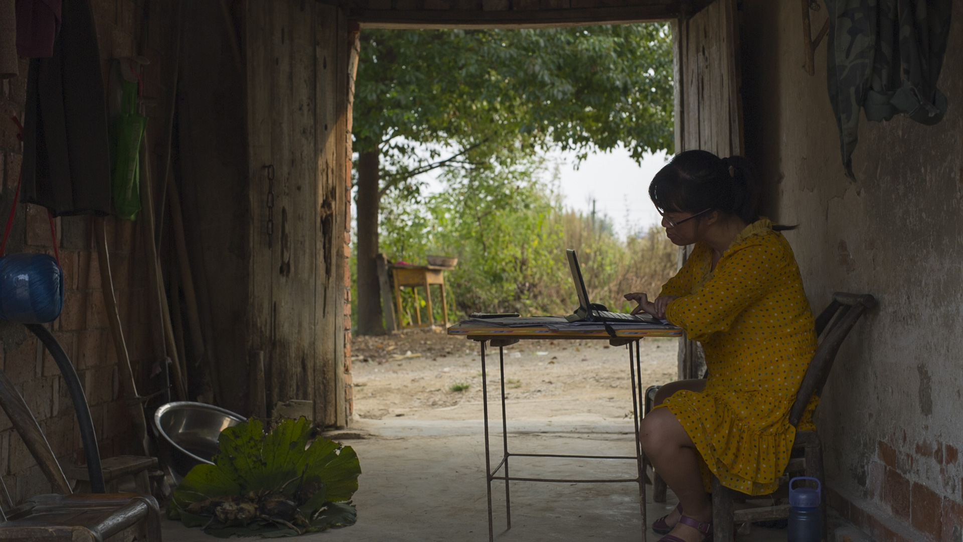 摇摇晃晃的人间剧照的剧照