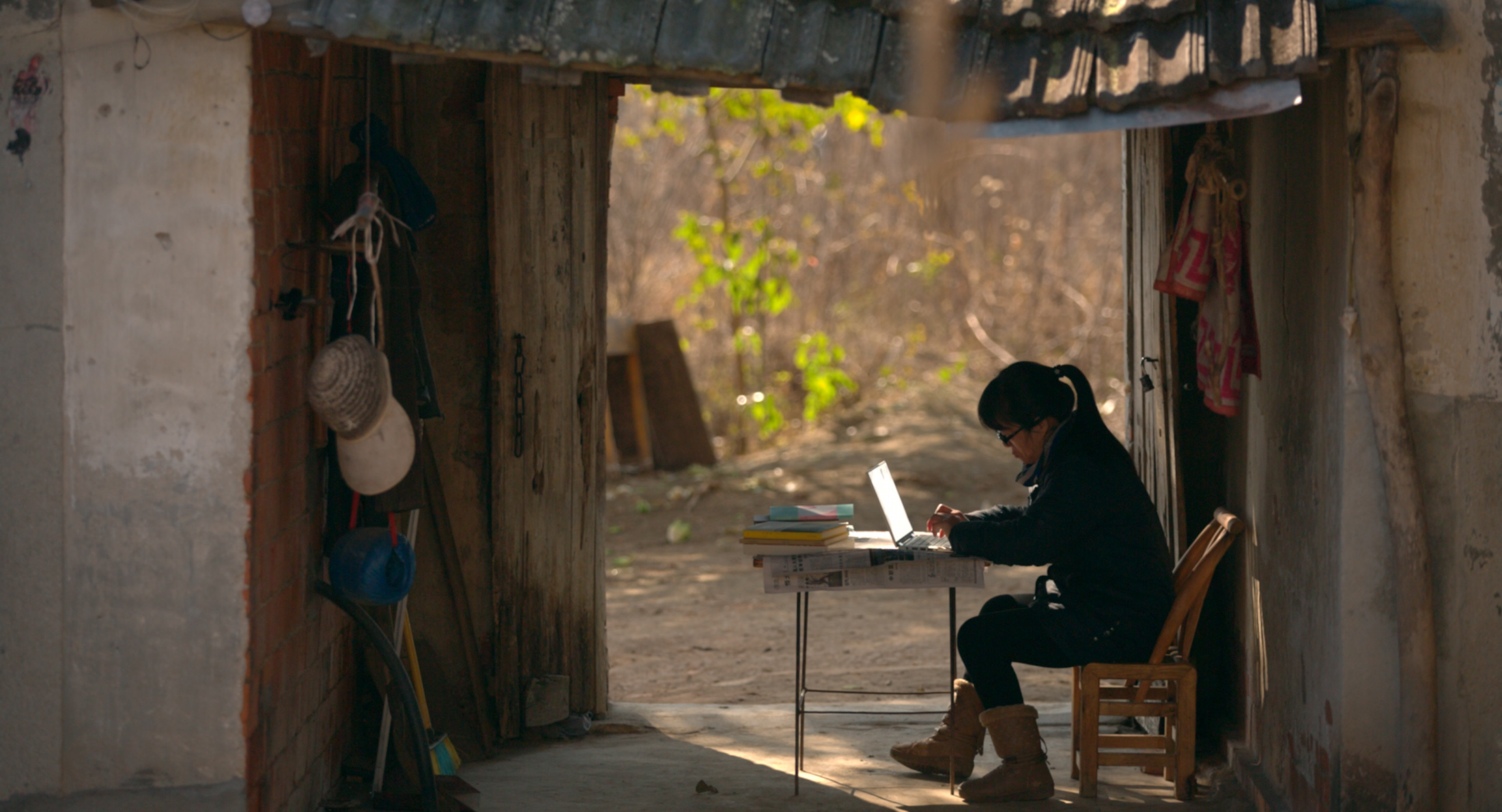 摇摇晃晃的人间剧照的剧照