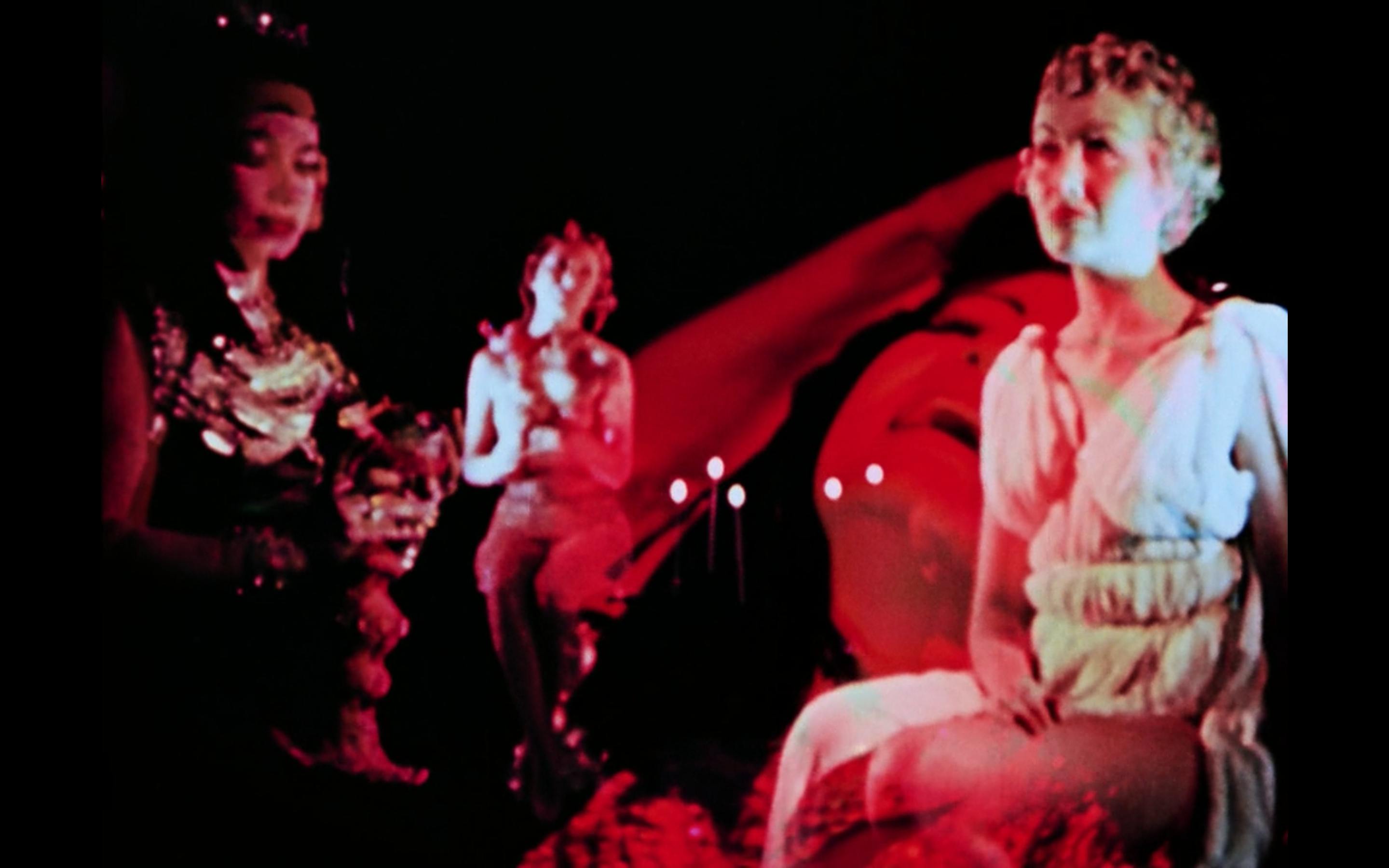 极乐大厦揭幕剧照的剧照