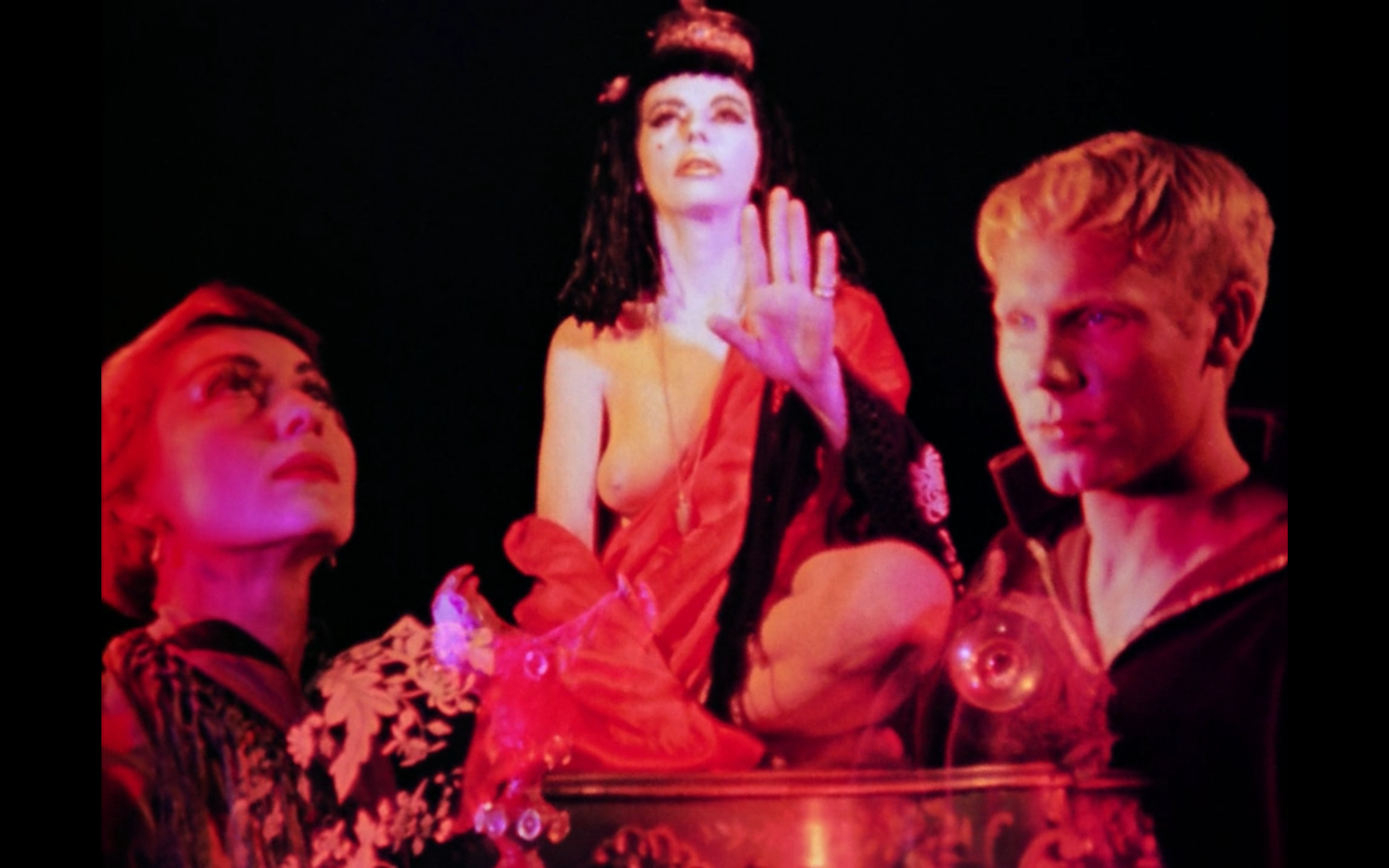 极乐大厦揭幕剧照的剧照