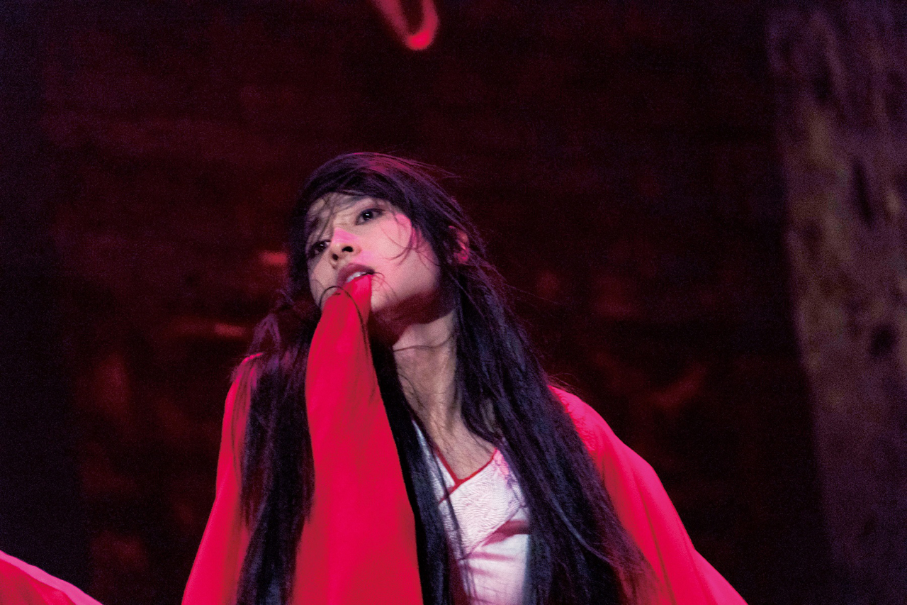 深红累之渊剧照的剧照