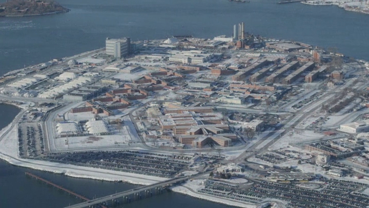 坚强之岛剧照的剧照