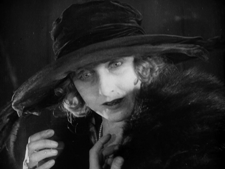 铁路的白蔷薇剧照的剧照