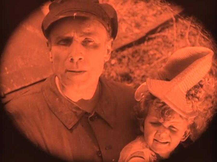 铁路的白蔷薇剧照的剧照