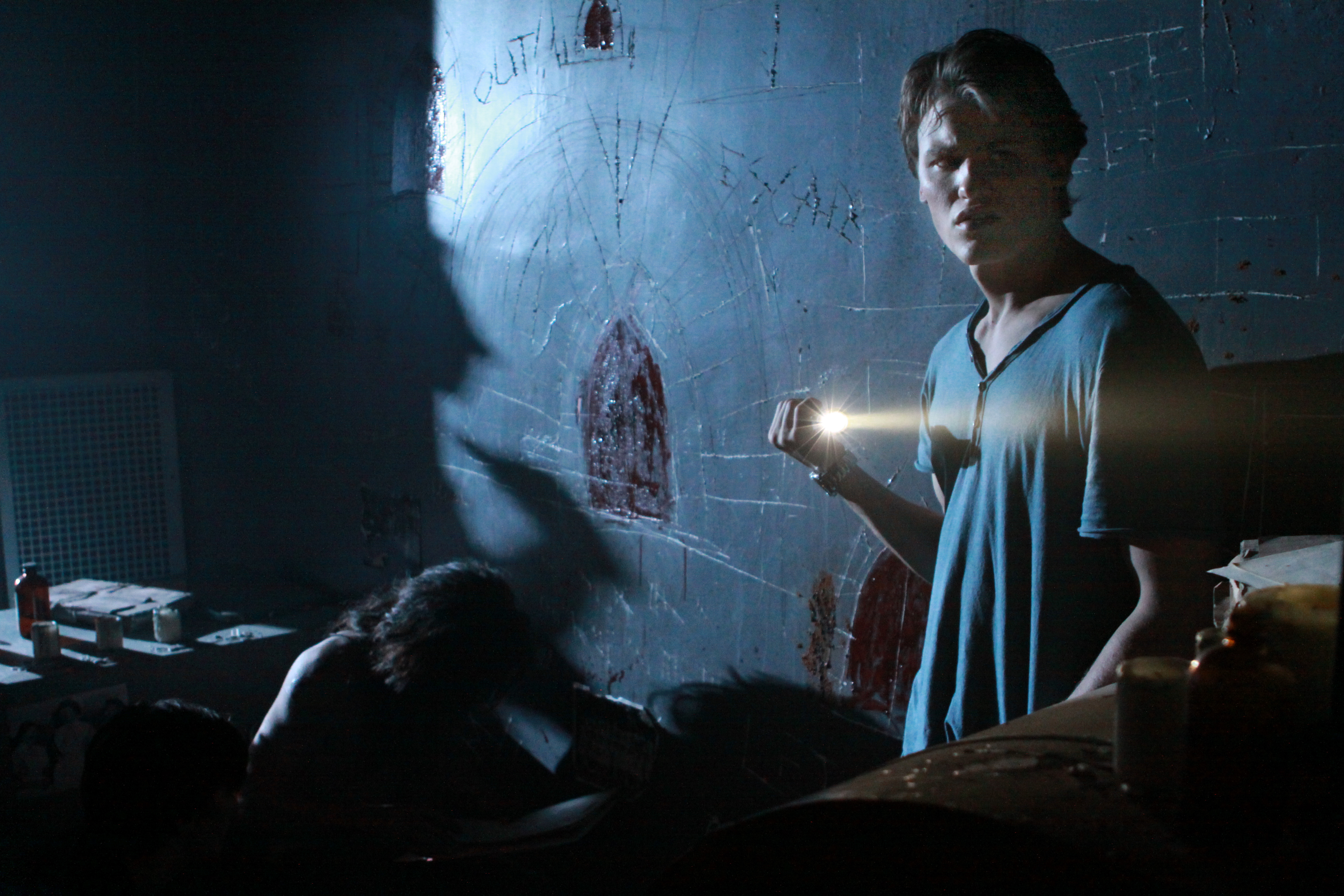 墓地邂逅2剧照的剧照