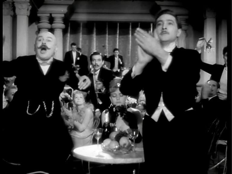 海军少尉巴宁剧照的剧照