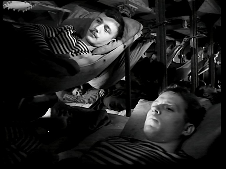 海军少尉巴宁剧照的剧照