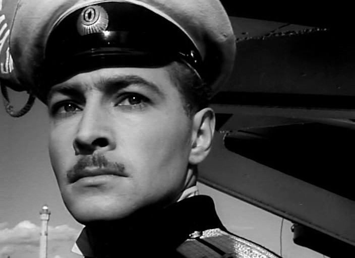 海军少尉巴宁剧照的剧照