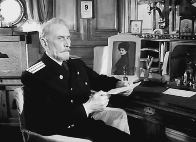 海军少尉巴宁剧照的剧照