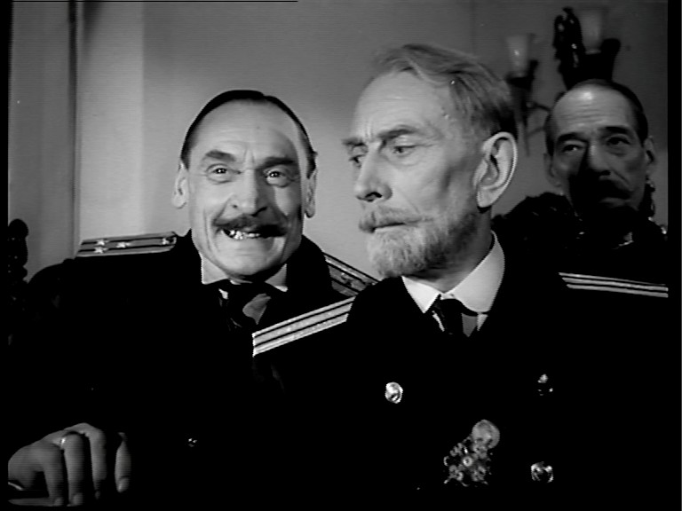 海军少尉巴宁剧照的剧照