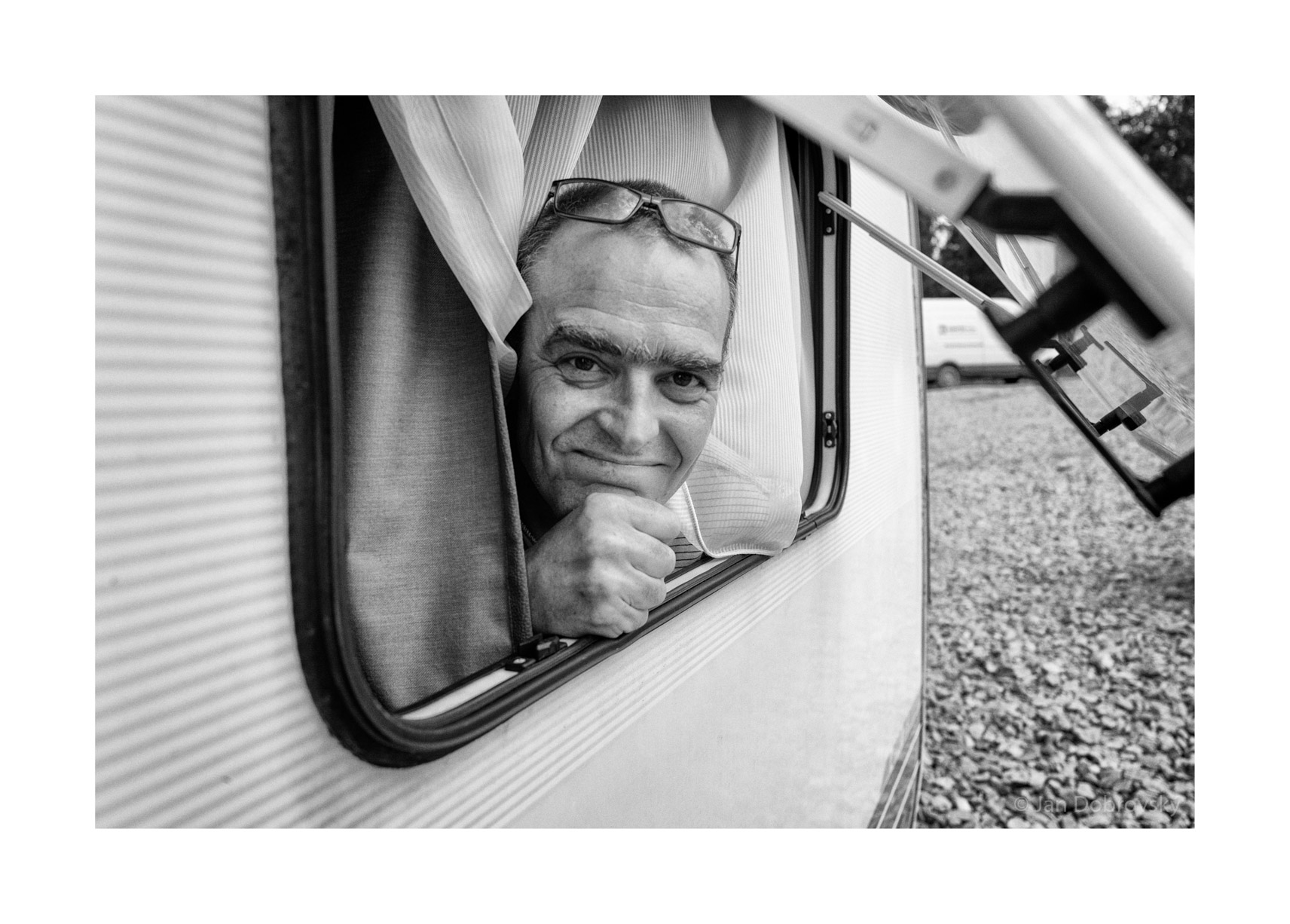 被涂污的鸟剧照的剧照