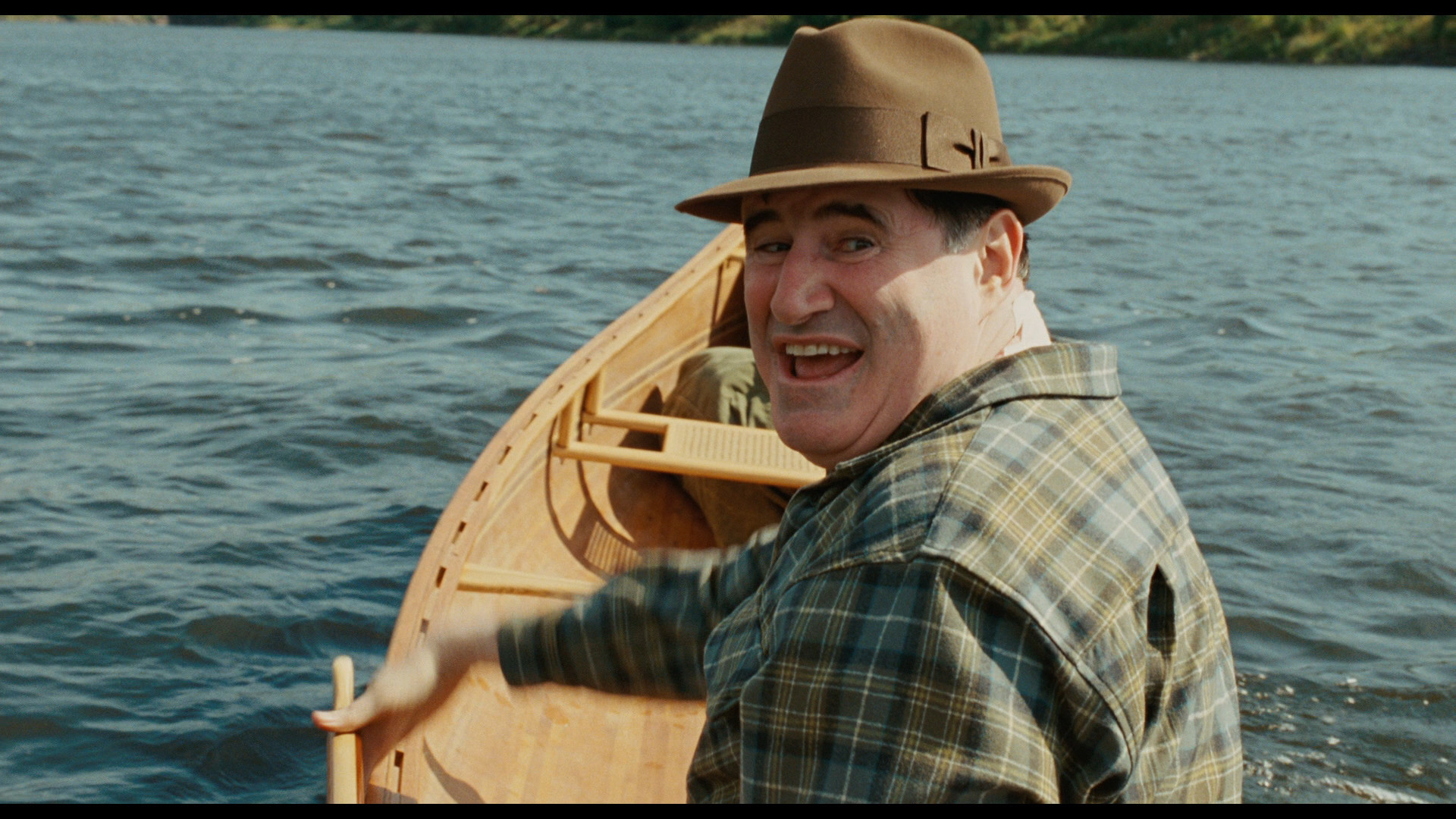 严肃的男人剧照的剧照