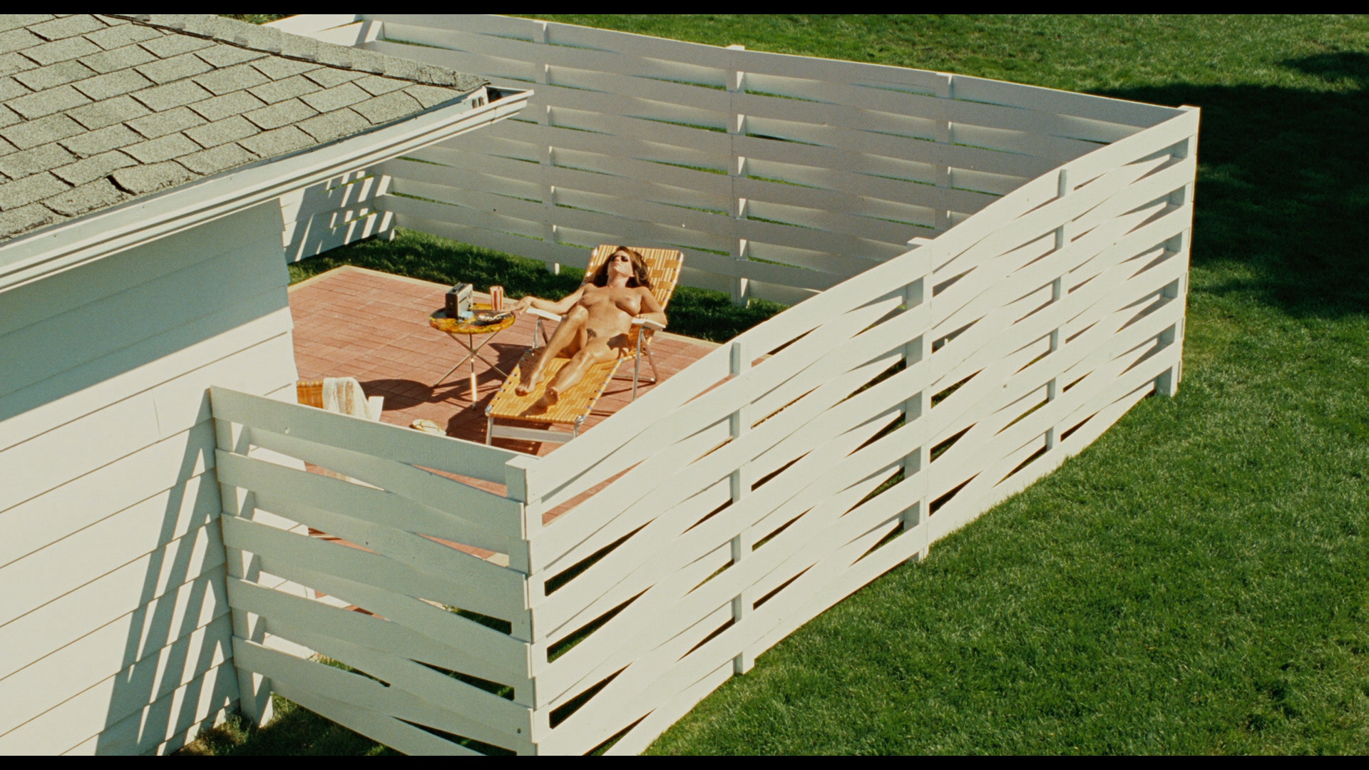 严肃的男人剧照的剧照