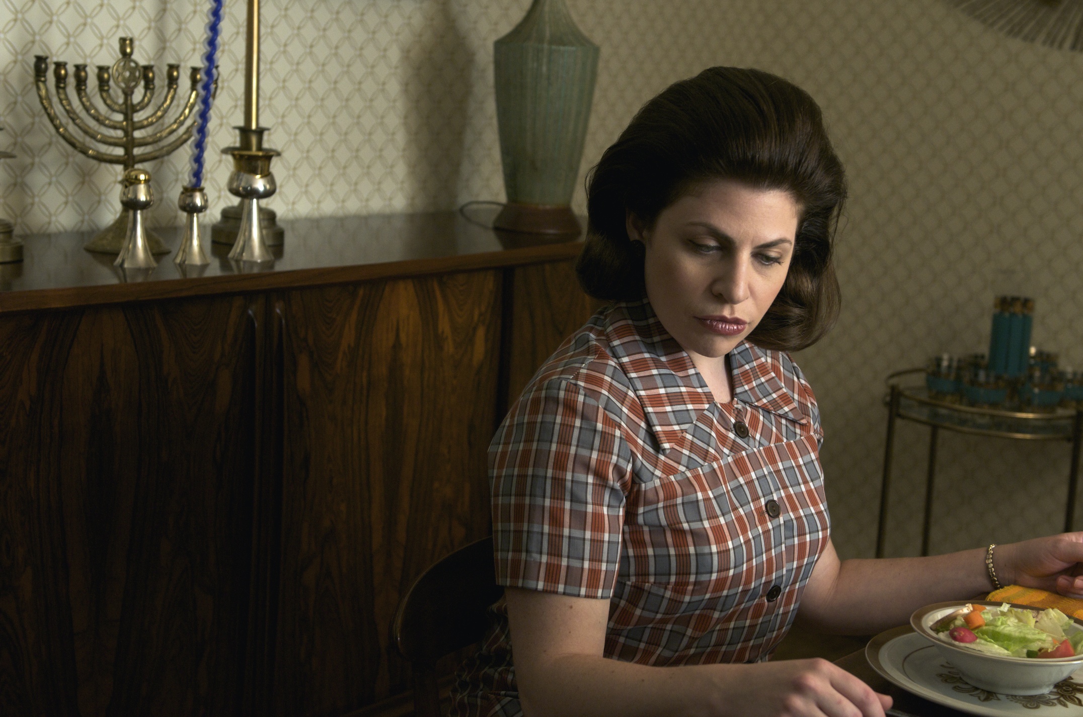 严肃的男人剧照的剧照