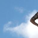 严肃的男人剧照