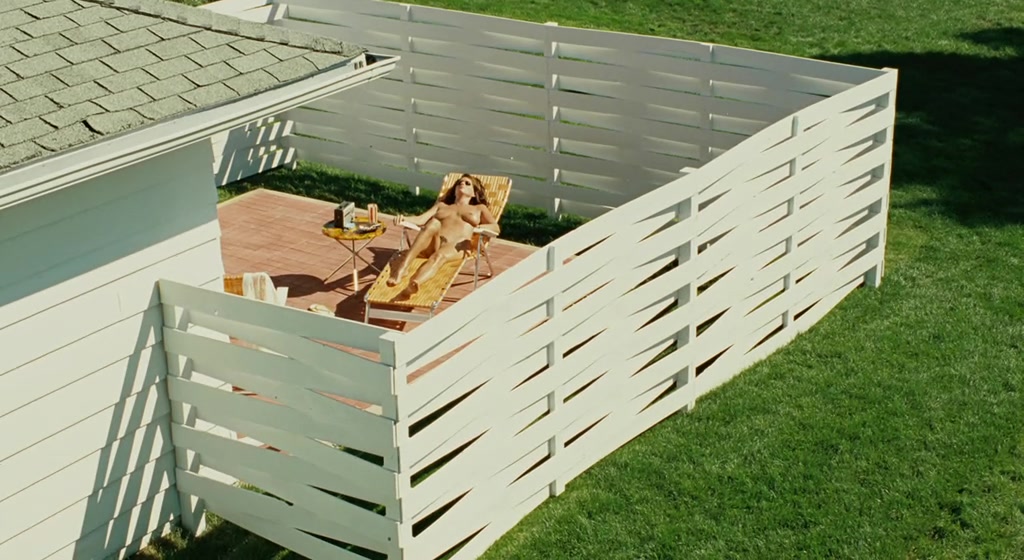 严肃的男人剧照的剧照