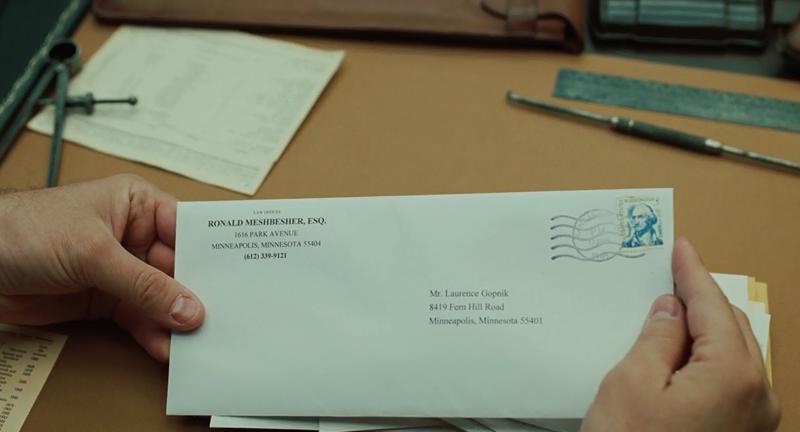 严肃的男人剧照的剧照