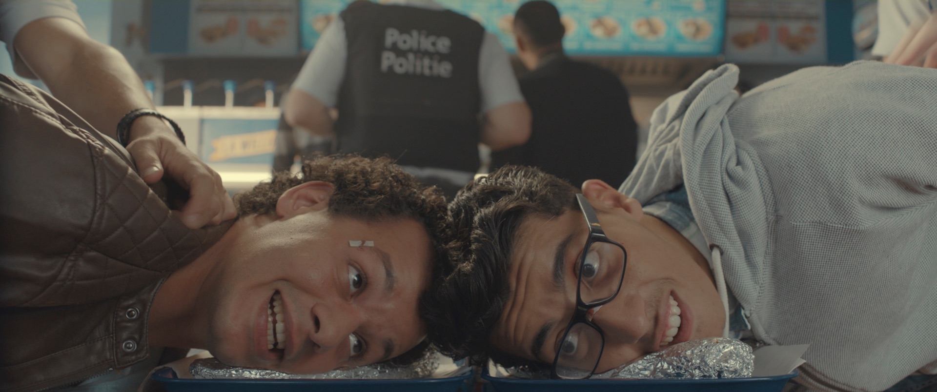 紧急状态了，傻逼剧照的剧照