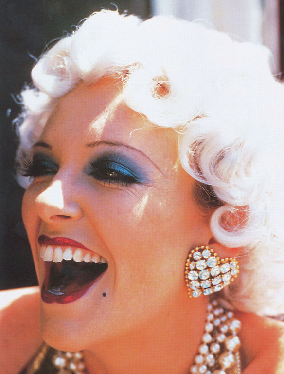 天鹅绒金矿剧照的剧照