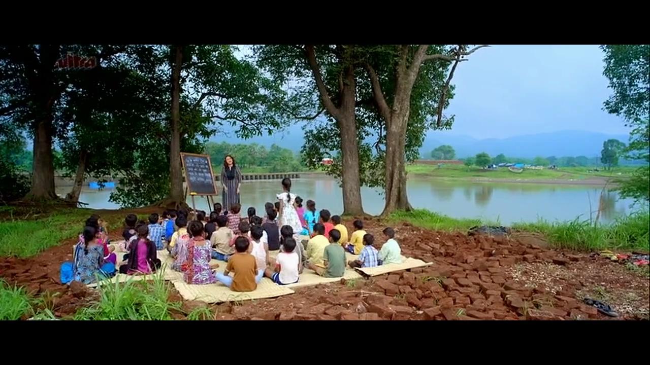 十字架上的女人剧照的剧照