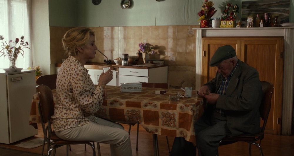 她在路上剧照的剧照