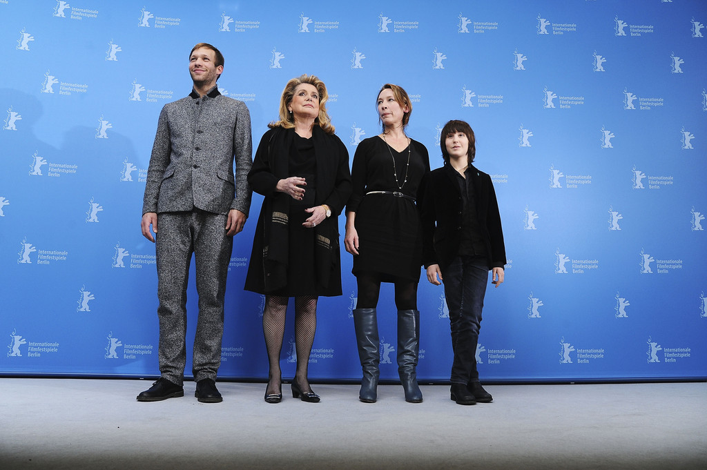 她在路上剧照的剧照