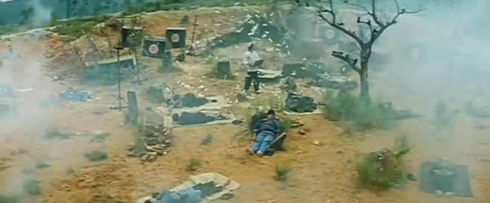 人吓鬼剧照的剧照