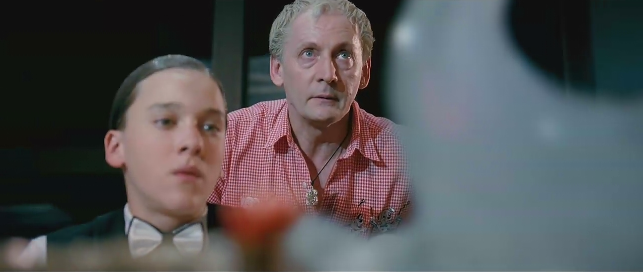 守日人剧照的剧照