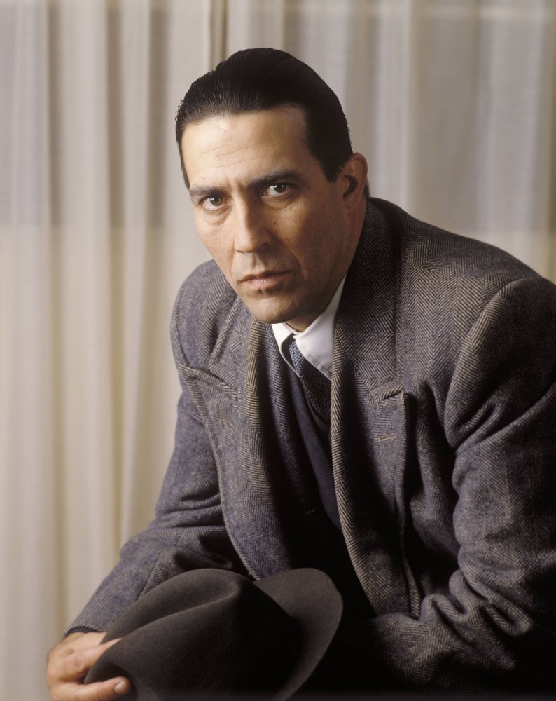 哭泣的男人剧照的剧照