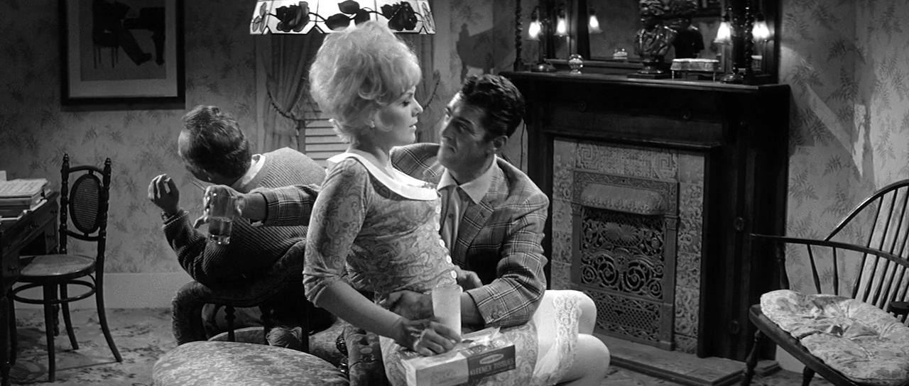 红唇相吻剧照的剧照