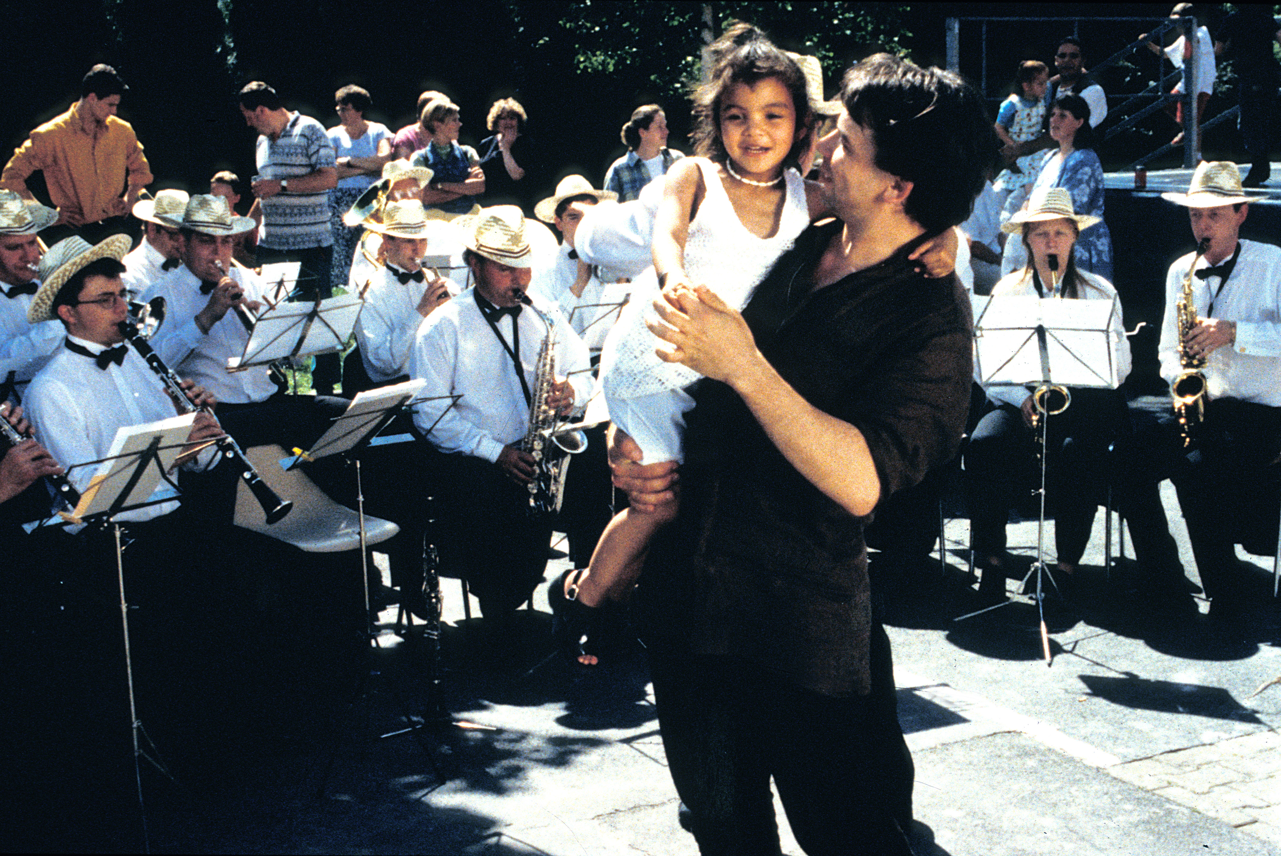 稚子骄阳剧照的剧照