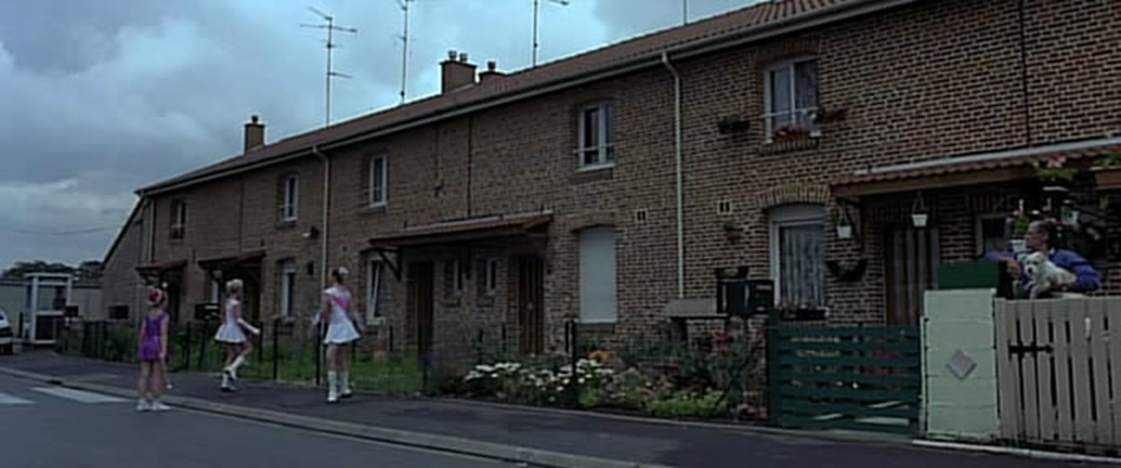 稚子骄阳剧照的剧照