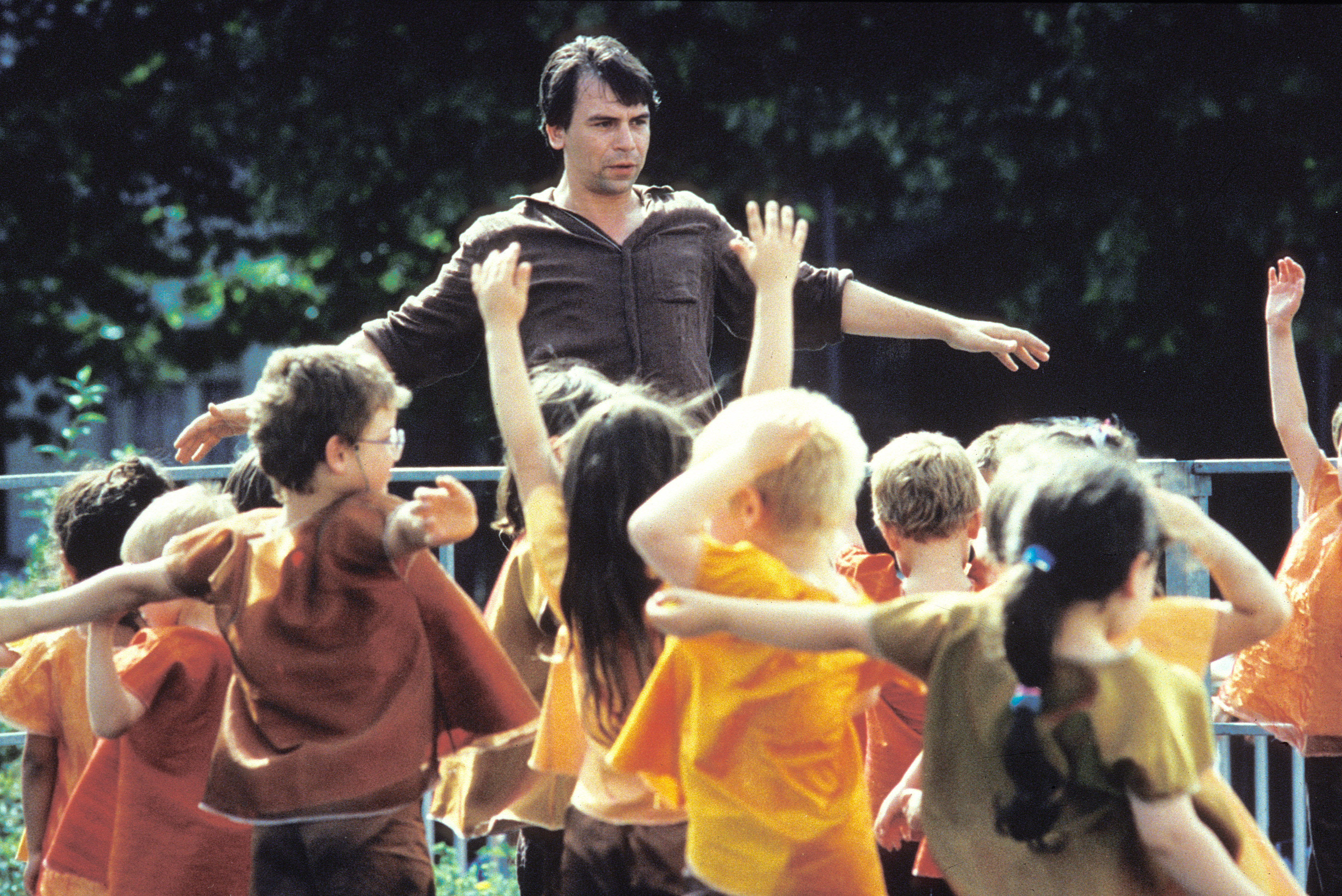 稚子骄阳剧照的剧照