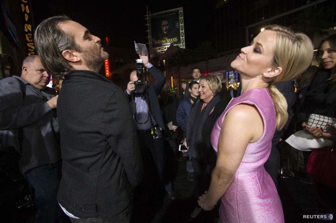 与歌同行剧照的剧照