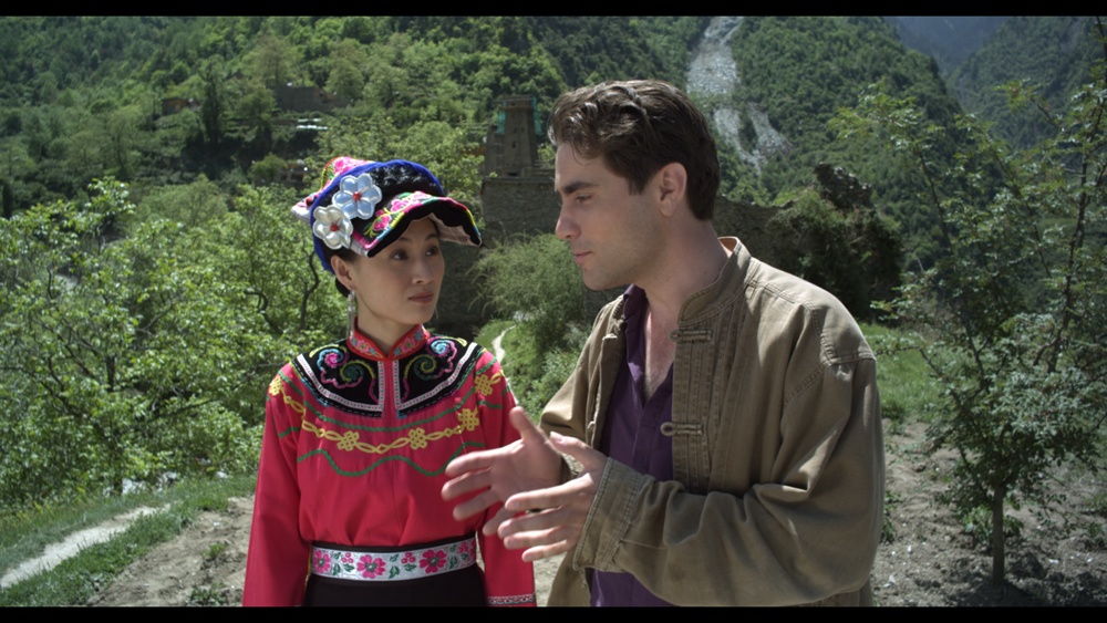 云朵上的羊角花剧照的剧照