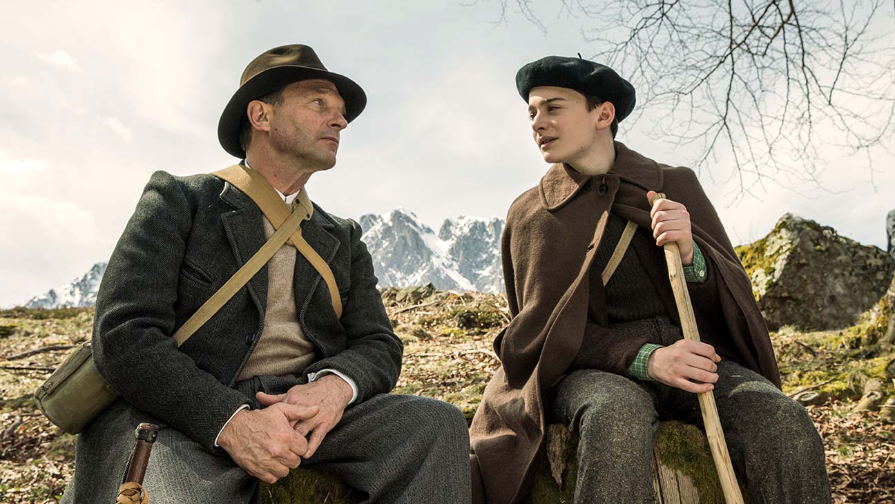 等待安雅剧照的剧照