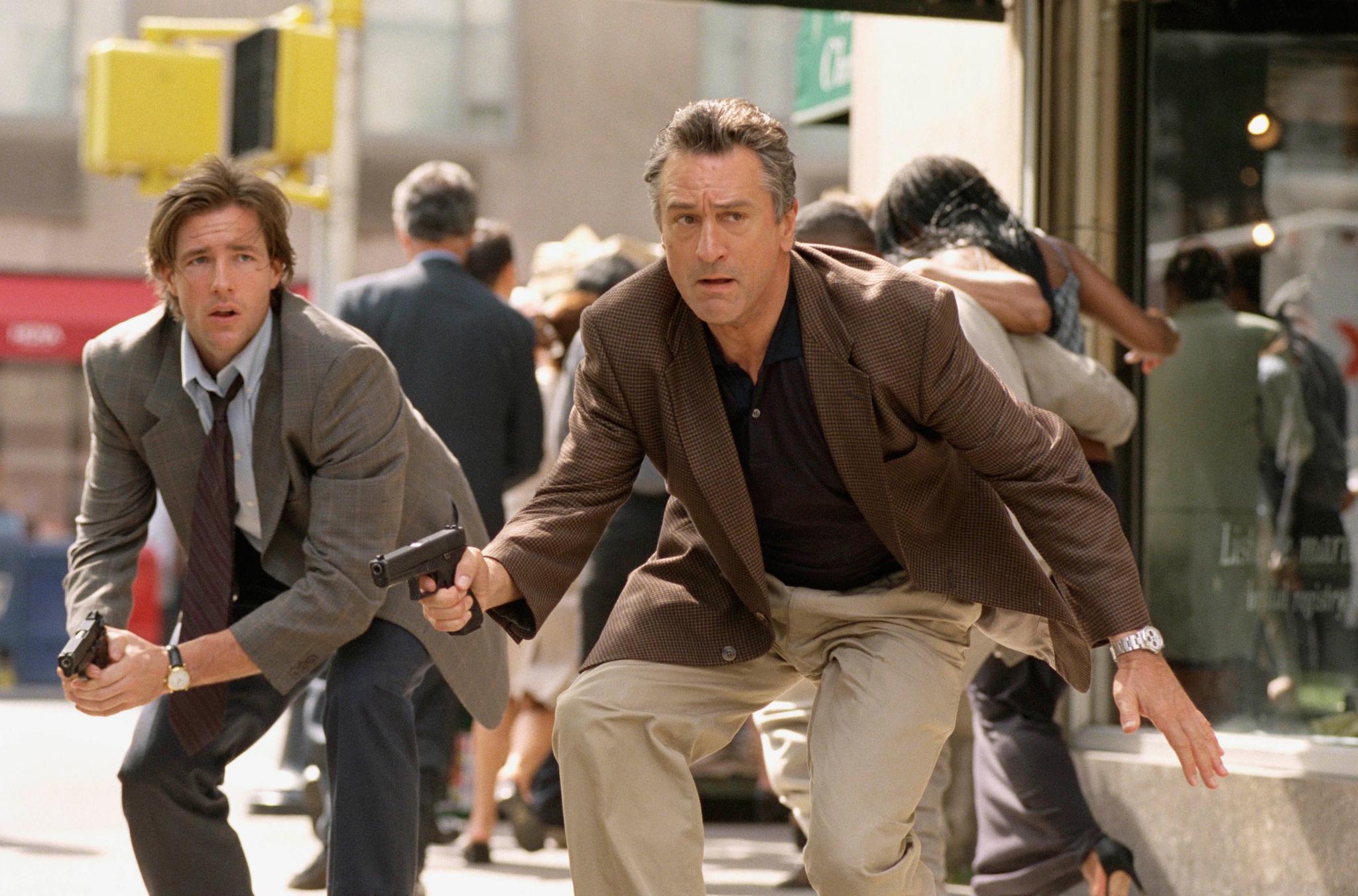 千钧一刻剧照的剧照