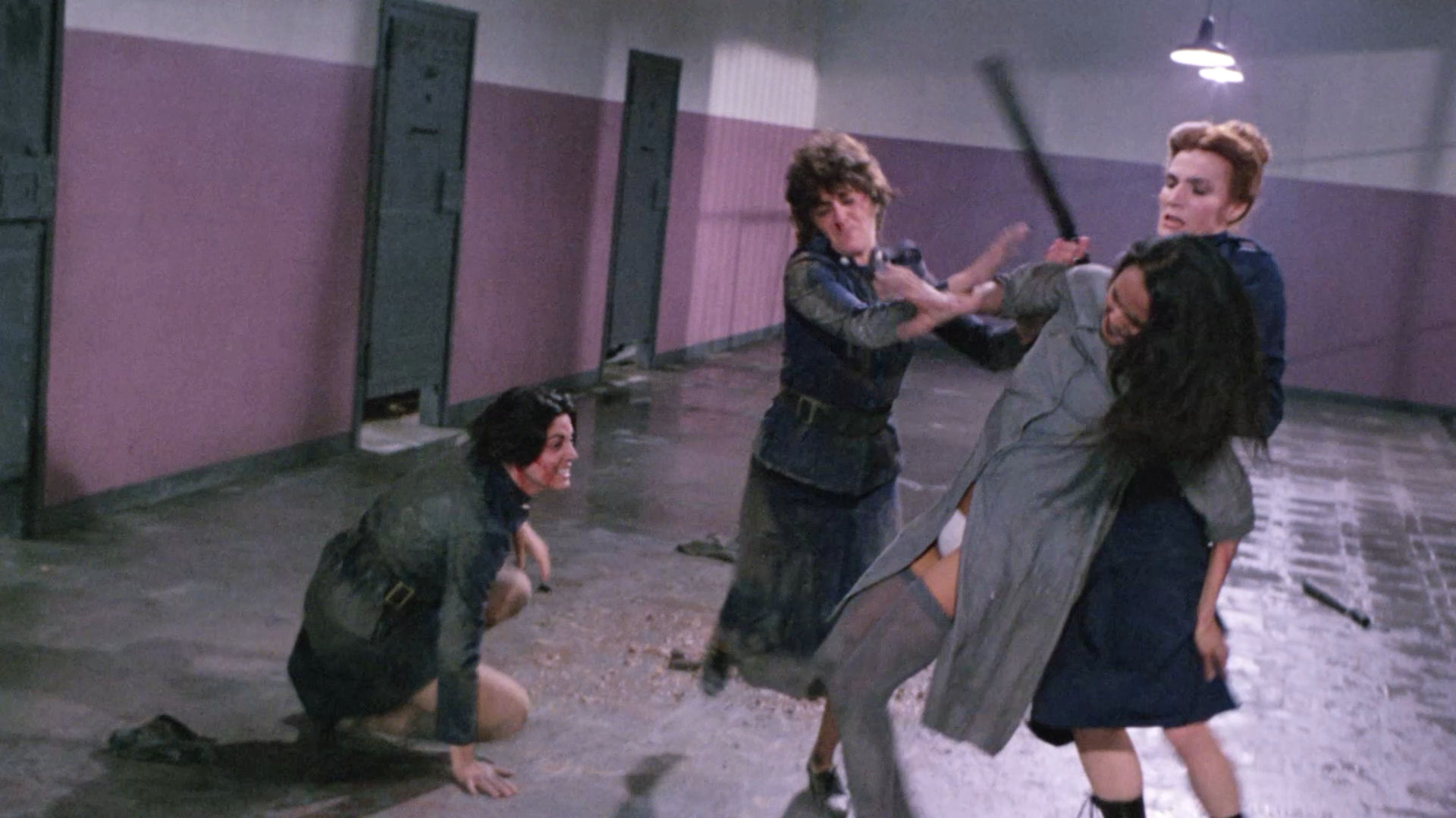 狱中艾曼纽剧照的剧照