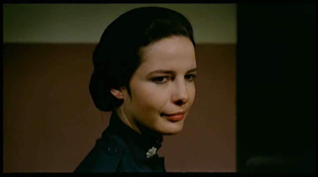 狱中艾曼纽剧照的剧照