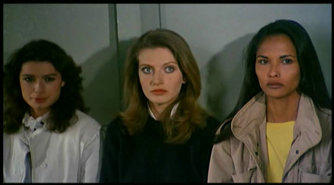 狱中艾曼纽剧照的剧照