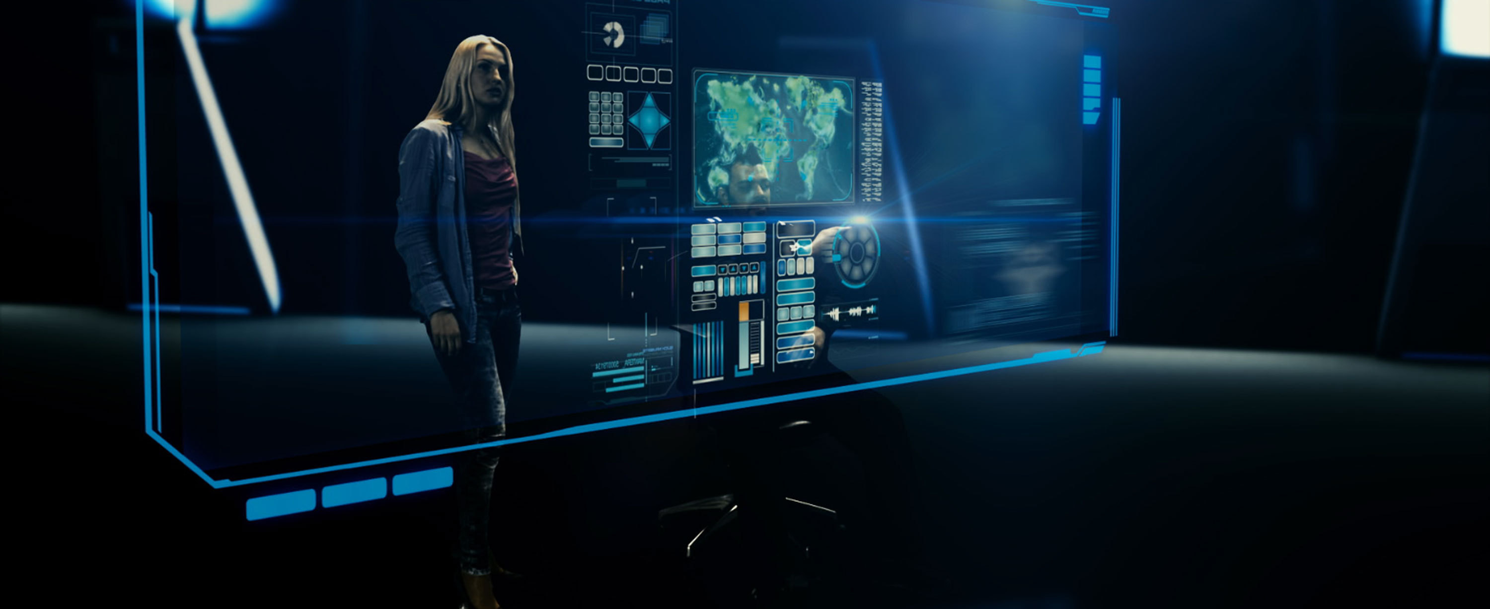 男人转化出机器人铠装剧照的剧照