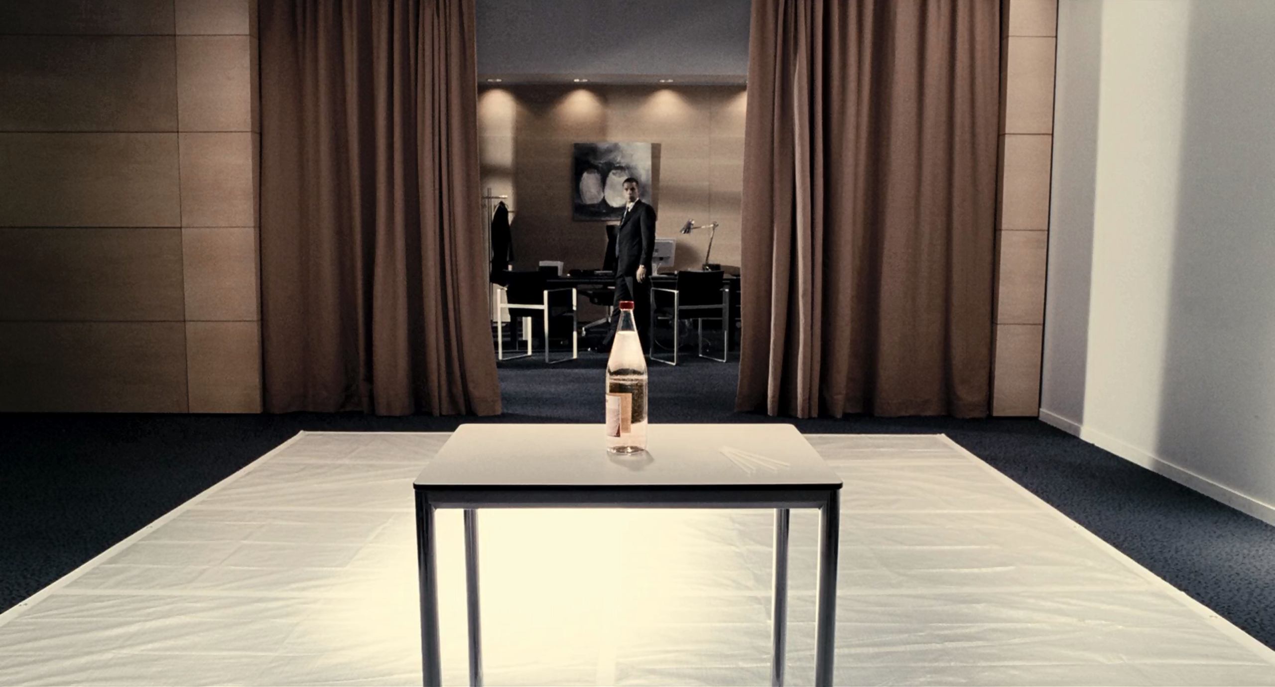 白色方块剧照的剧照