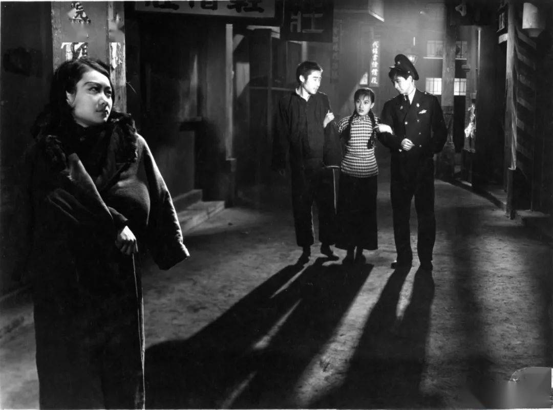 马路天使剧照的剧照