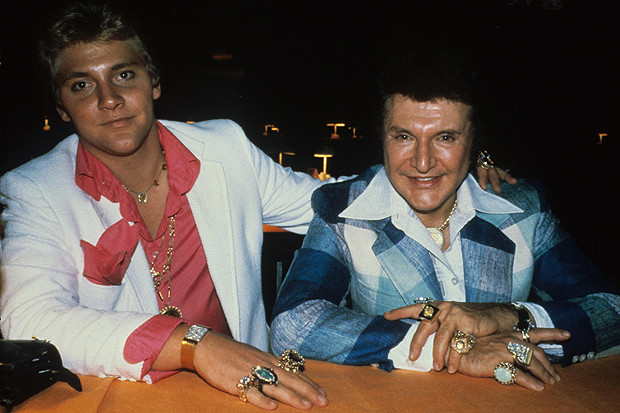 烛台背后剧照的剧照