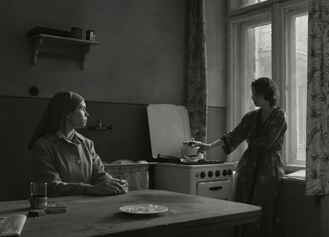 修女艾达剧照的剧照