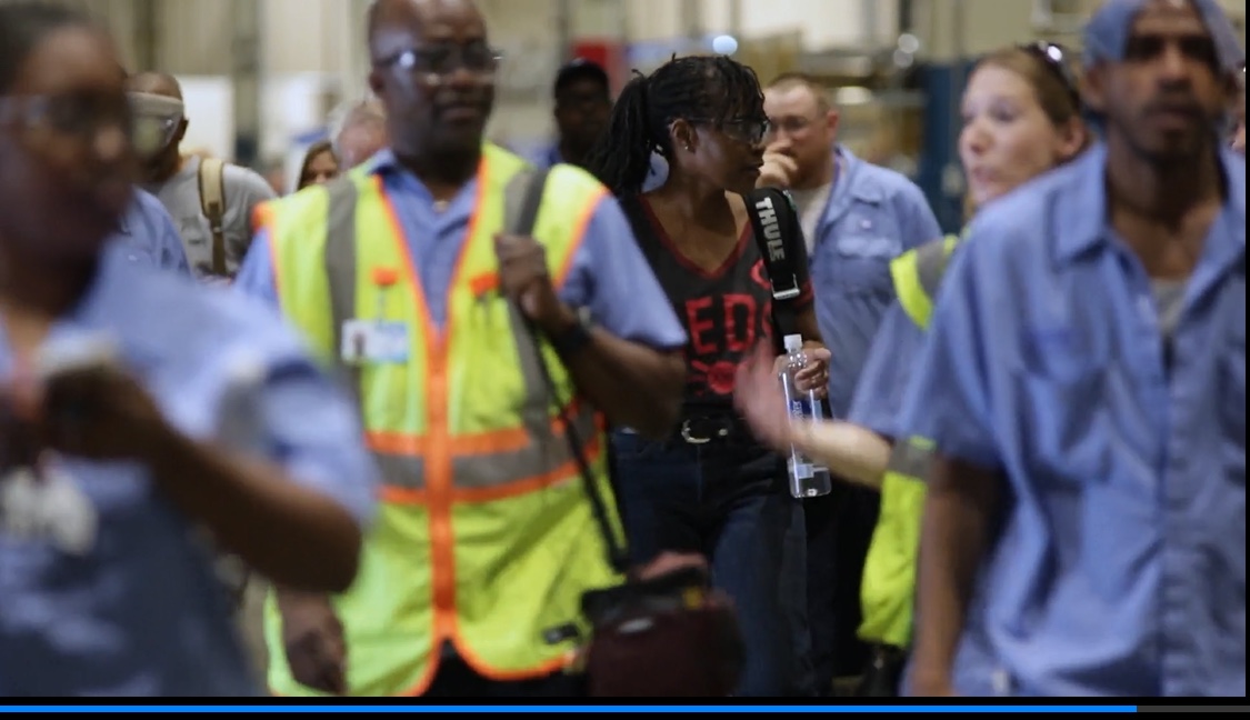 美国工厂剧照的剧照