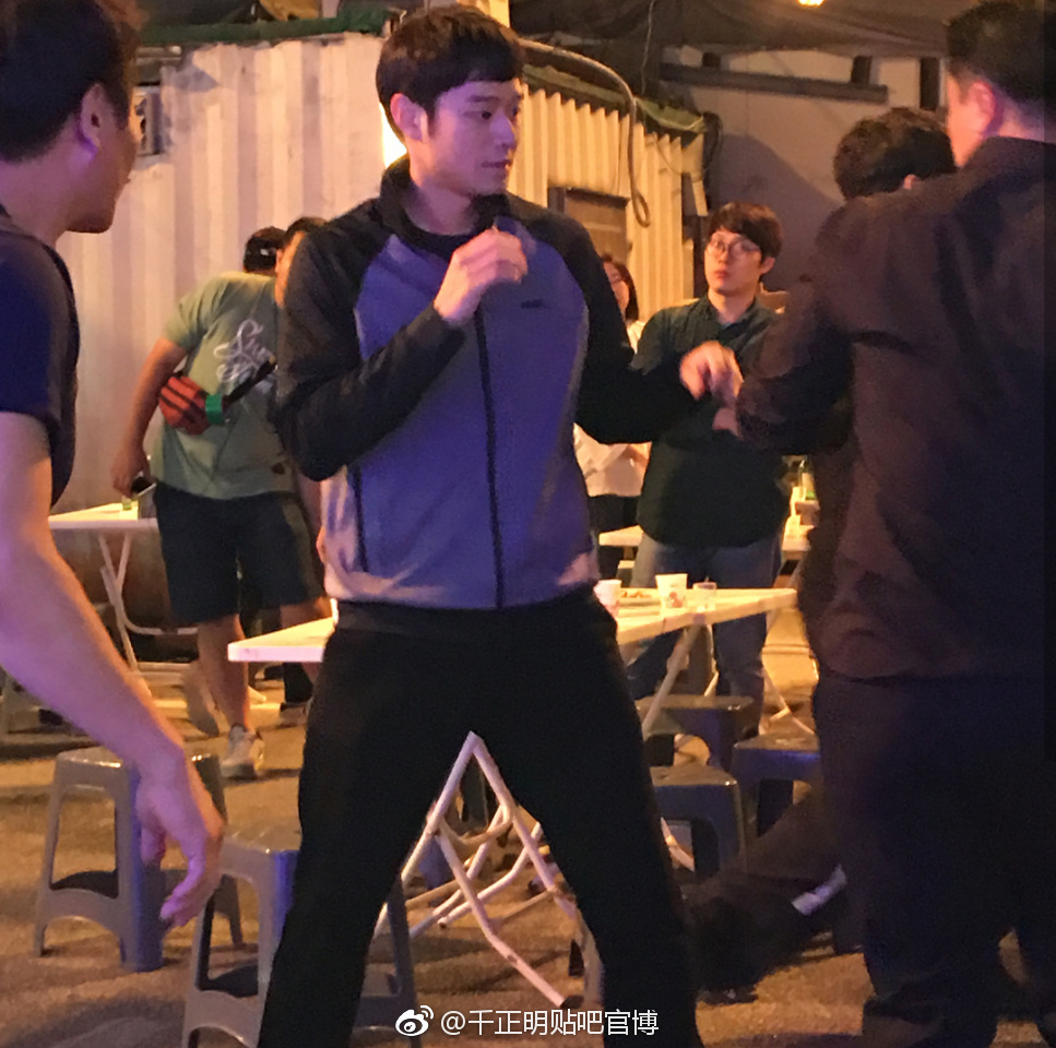 不露脸的老板剧照的剧照