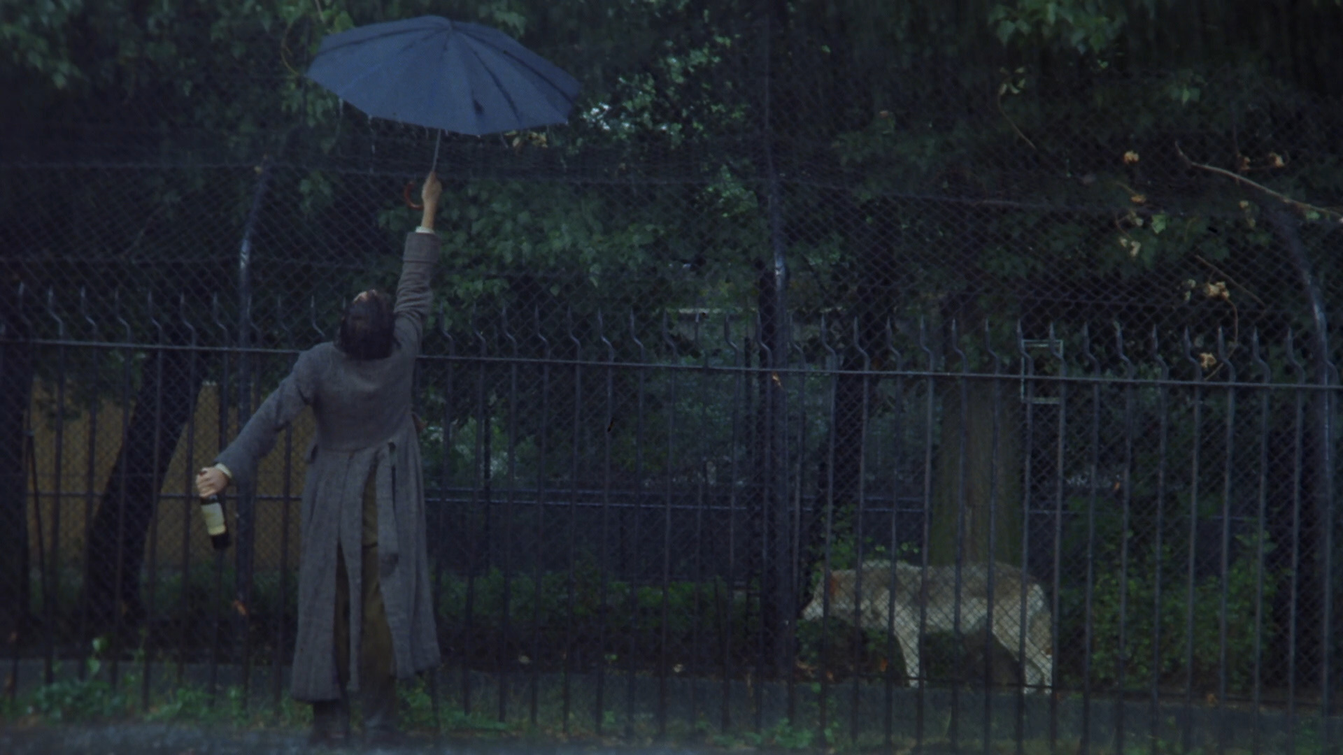 我与长指甲剧照的剧照